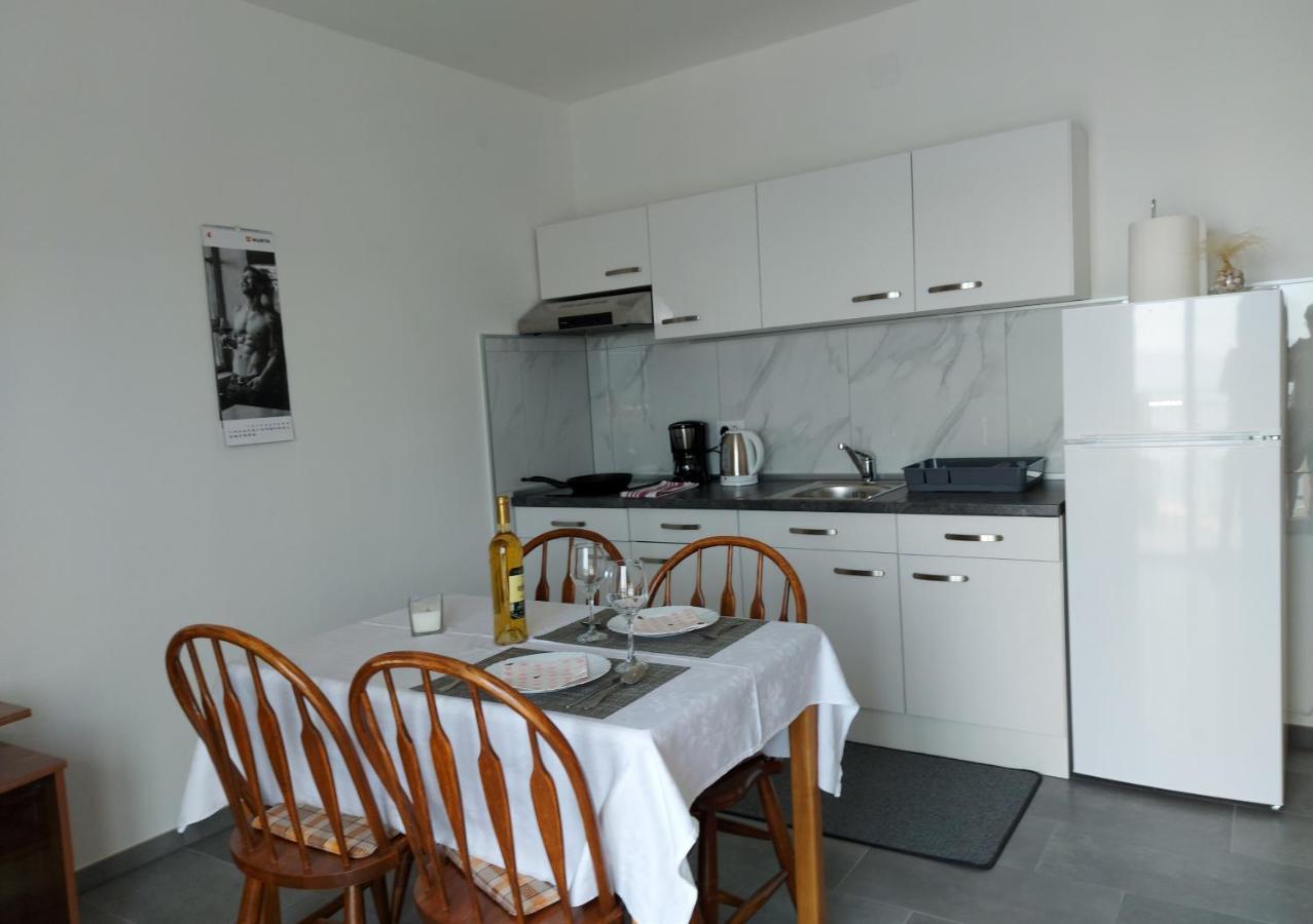 Apartmani Mare Novi Vinodolski Kültér fotó